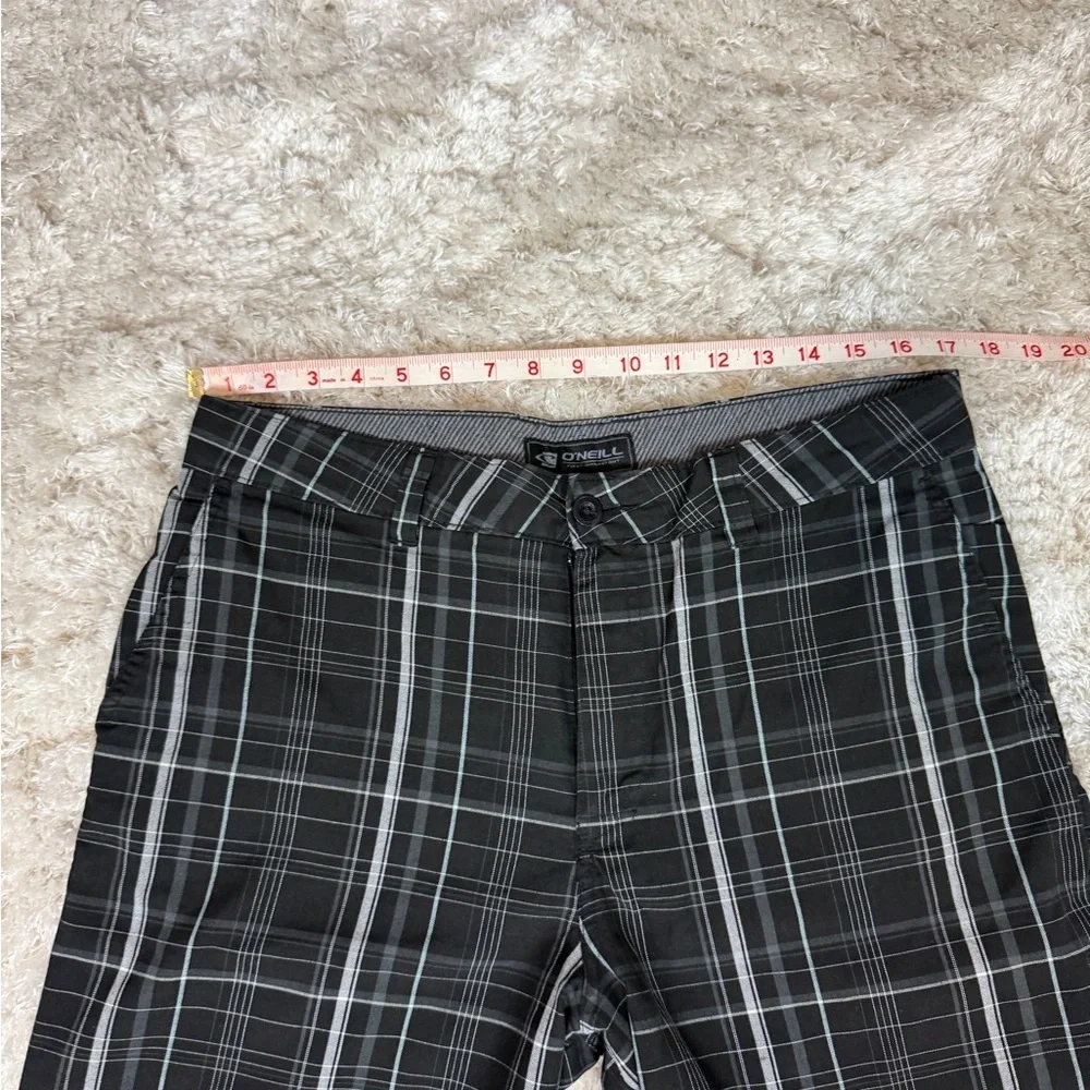 O’Neill Black & Gray Plaid Shorts – Size 34